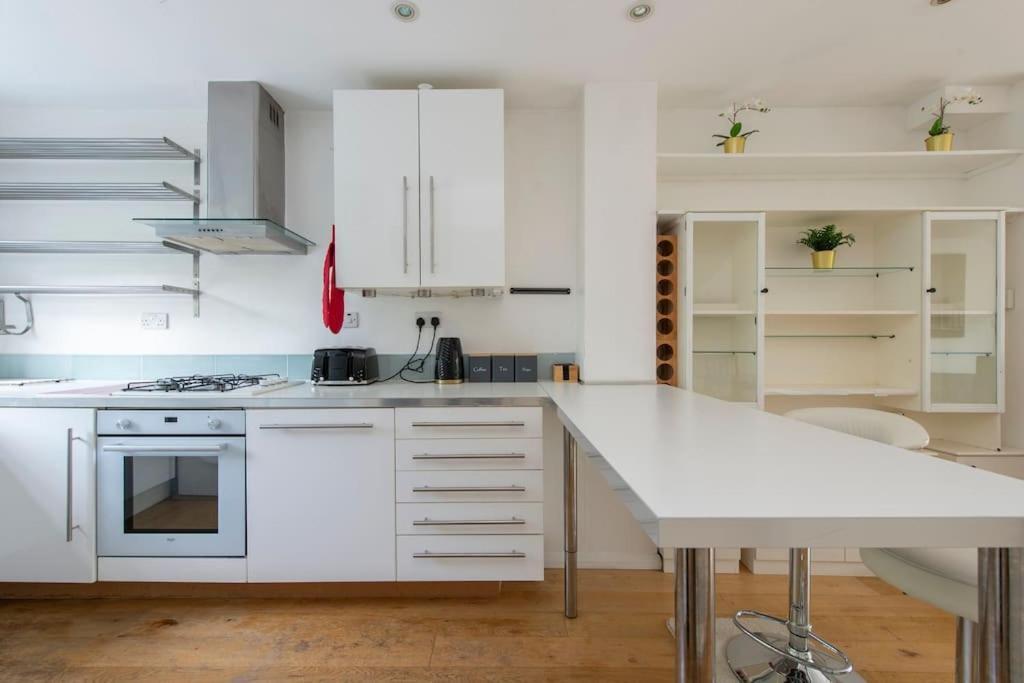 Lovely 2-Bed 15 Minutes To Central 런던 외부 사진