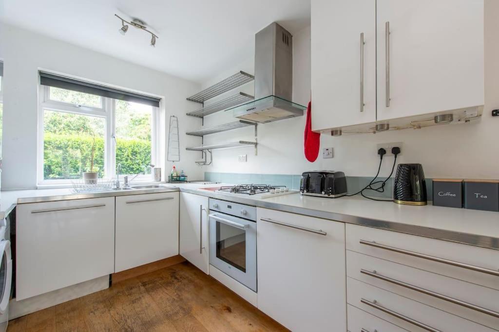 Lovely 2-Bed 15 Minutes To Central 런던 외부 사진