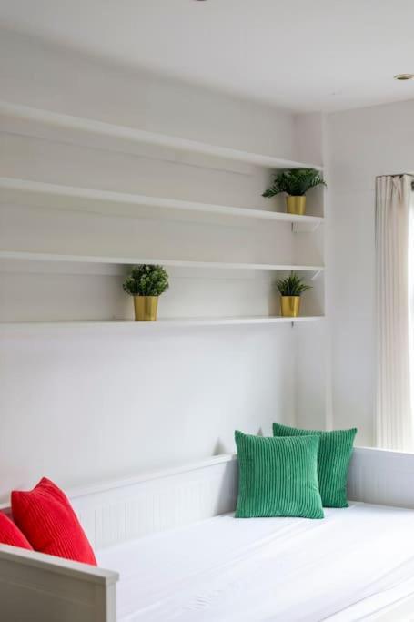 Lovely 2-Bed 15 Minutes To Central 런던 외부 사진