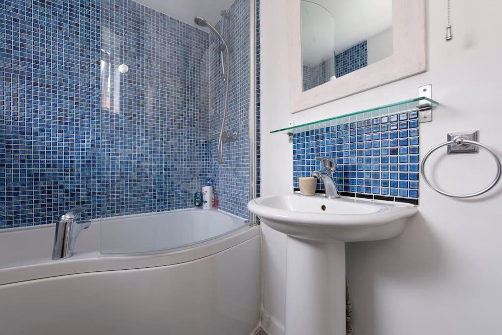 Lovely 2-Bed 15 Minutes To Central 런던 외부 사진