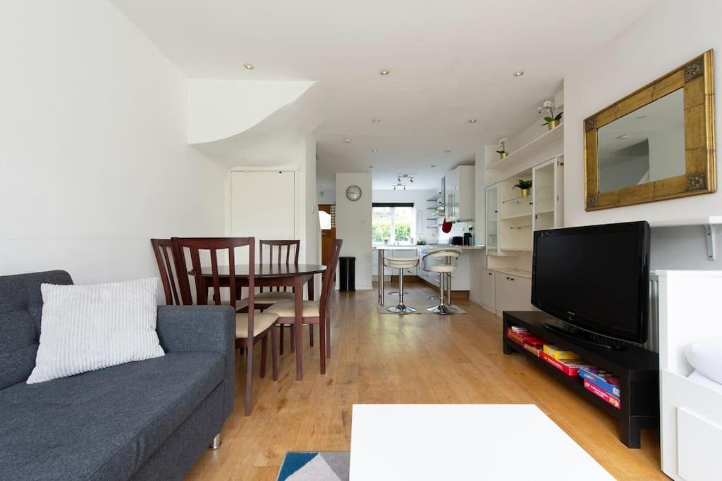 Lovely 2-Bed 15 Minutes To Central 런던 외부 사진