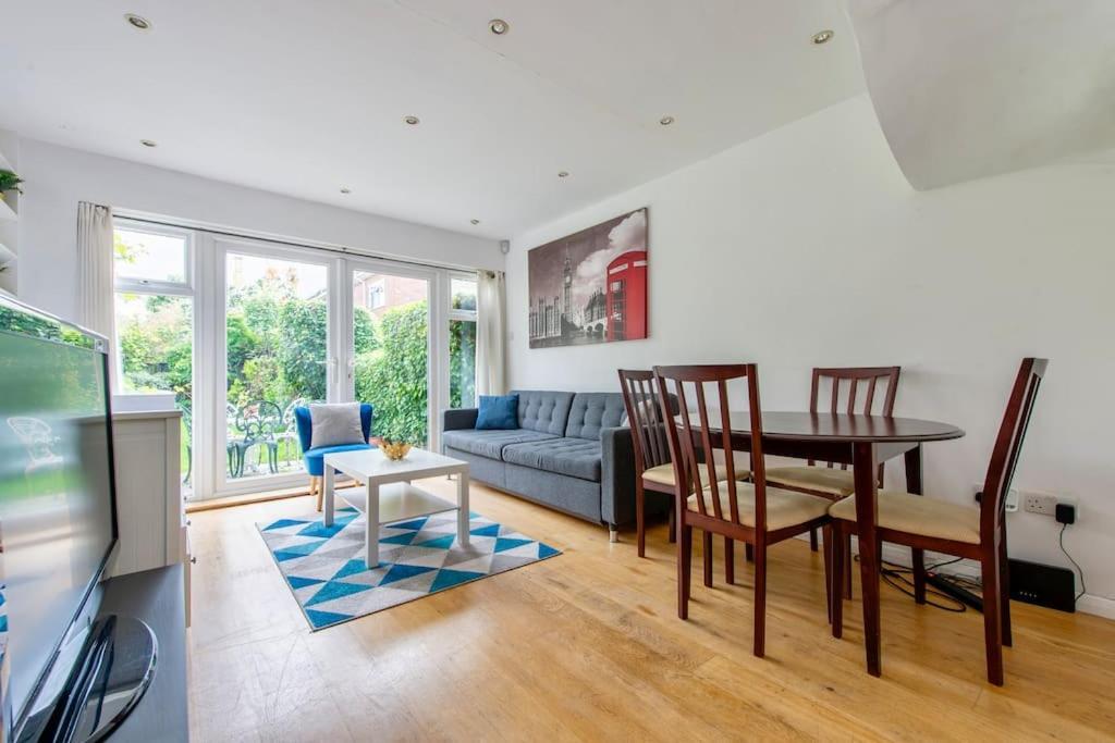 Lovely 2-Bed 15 Minutes To Central 런던 외부 사진